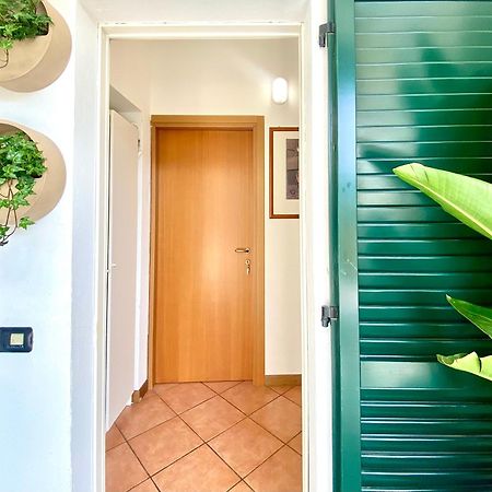 I Portici Del Centro Hotel Комо Екстериор снимка