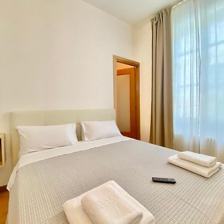 I Portici Del Centro Hotel Комо Екстериор снимка